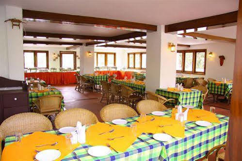Oak Field Resort Munnar Exteriör bild